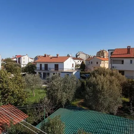 Daire In With Terrace, Air Condition, Wifi, Washing Machine 3652-4 Rovinj